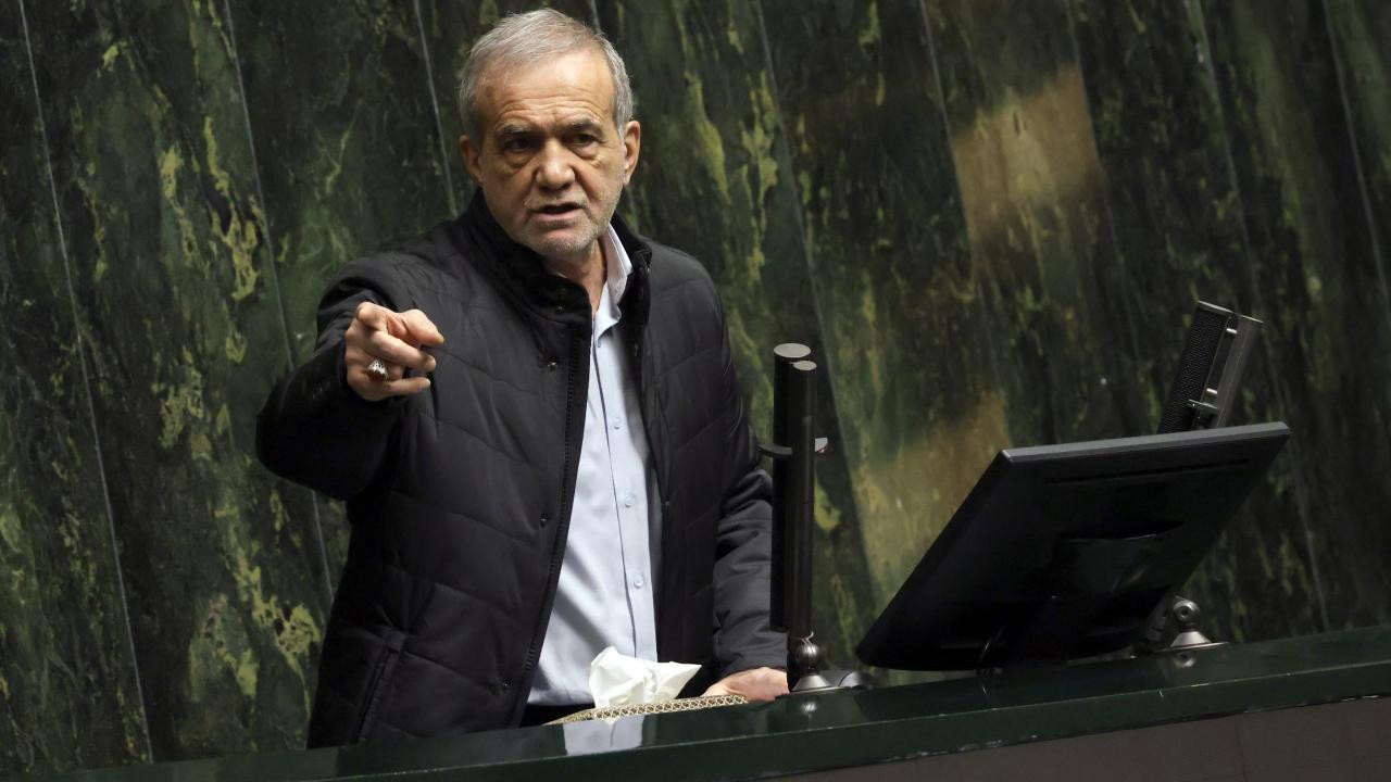 ABD tehdidine karşı kritik telefon... Pezeşkiyan'dan Maduro'ya tam destek