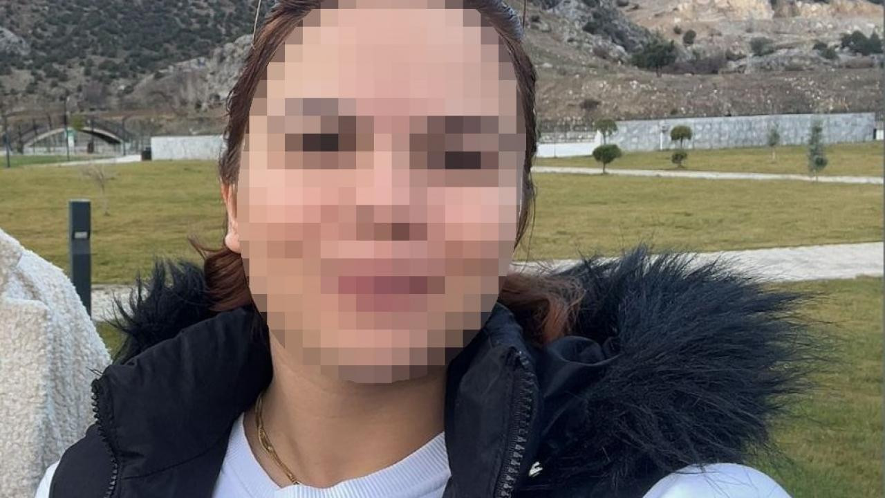 Eşini çocuğunun gözü önünde bıçakladı