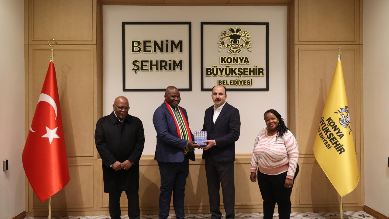 Güney Afrika Yerel Yönetimler Birliği Başkanı Stofile, Başkan Altay’ı ziyaret etti