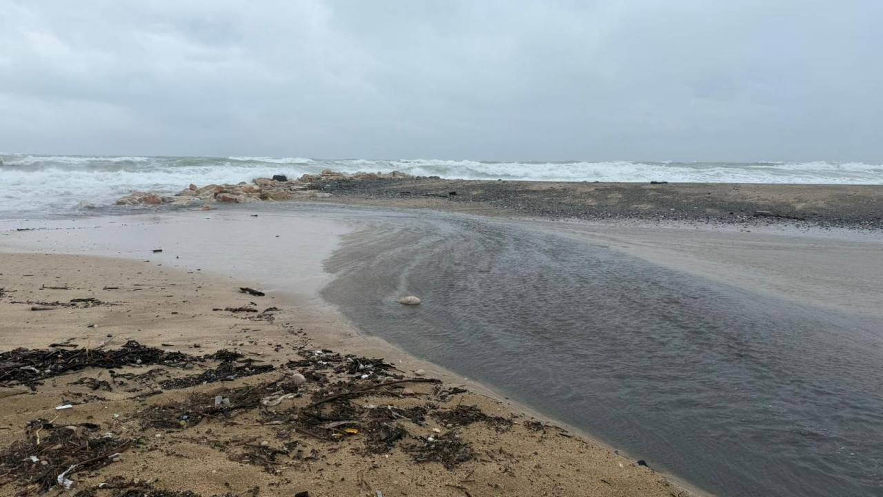 İSKİ’nin Karaburun Tesisi'nde şok görüntü: Atık su denize boşaltılıyor