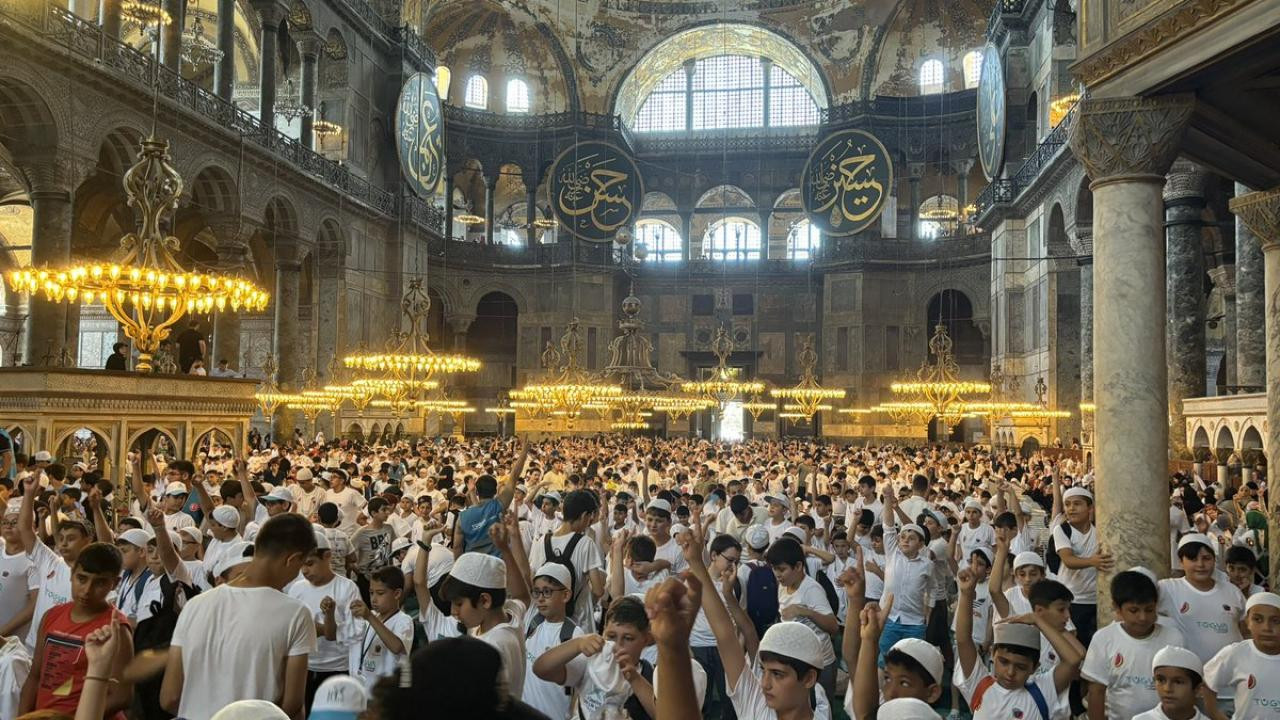 İstanbul Ortak Ortaokullarında 7 Bin Öğrenci Ayasofya'da Buluştu