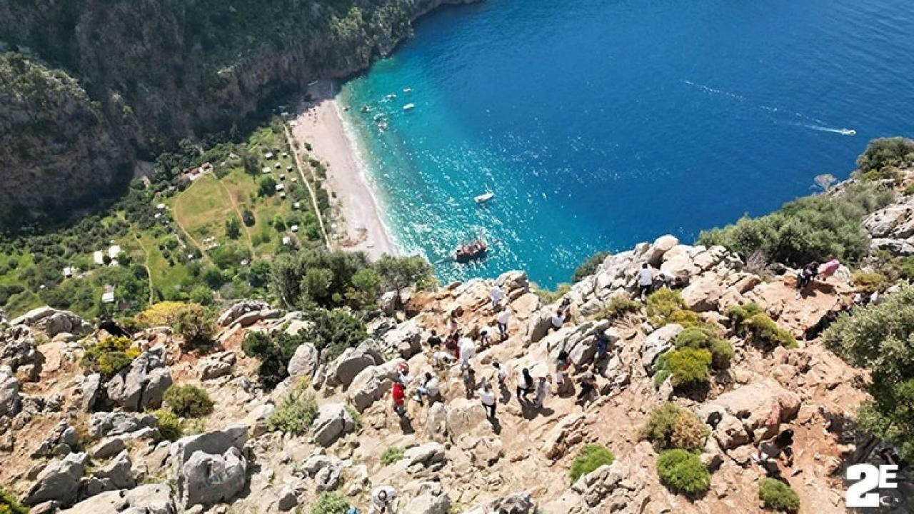 Kelebekler Vadisi'nde Yürüyüş Yapan Genç Kız Kayalıklardan Düştü