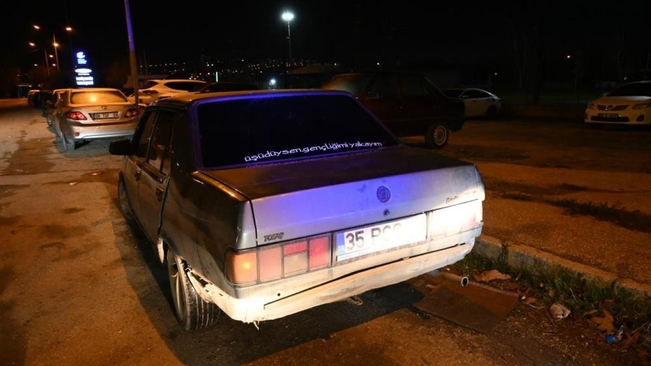 Polisten kaçan ehliyetsiz sürücüye 33 bin 271 TL ceza: Aracın arkasında ilgi çeken yazı!