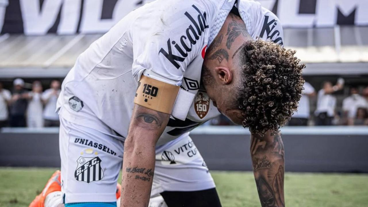 Sakat sakat oynadı! 'Çocukluk aşkı'nın küme düşmesine engel oldu