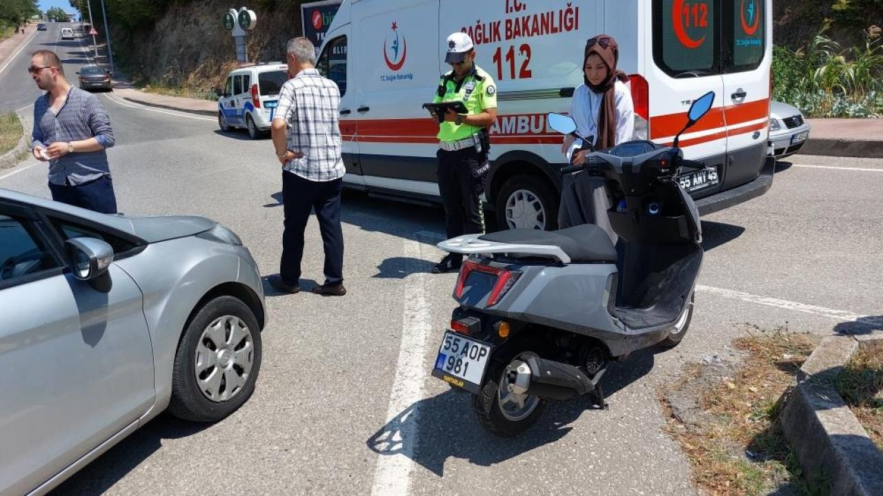 Samsun'da Motosiklet ve Otomobil Çarpıştı, Bir Kişi Yaralandı