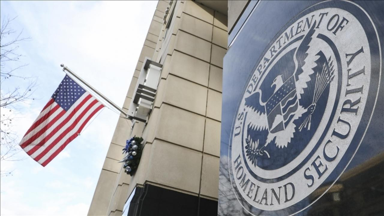 Trump'tan yaman çelişki! Yoksul göçmeni kovan ABD, zenginlere 'Altın Kart' ile kucak